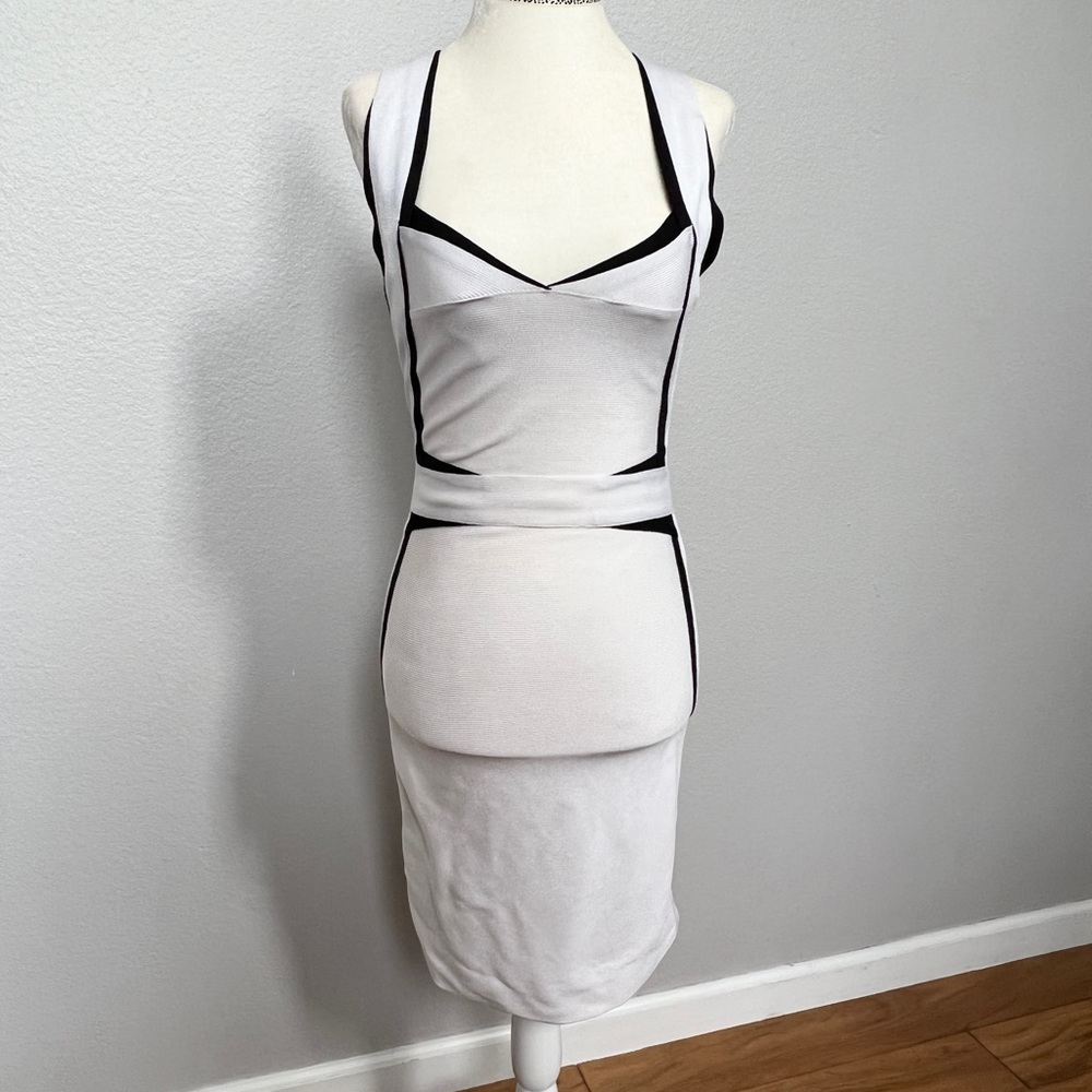 🎉 Sale Herve Leger Black and Off White Bandage Dress XS